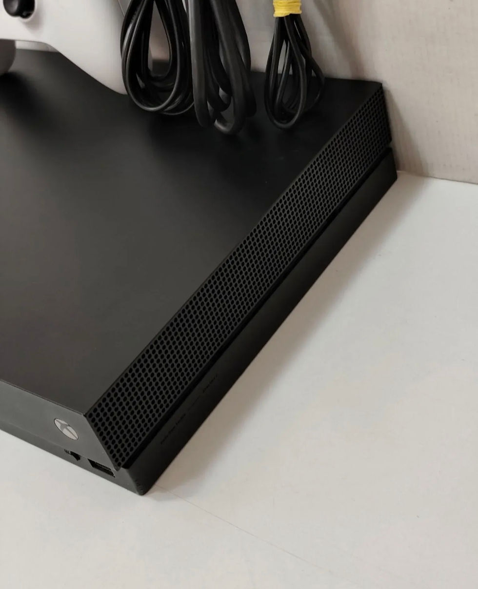 Thumbnail: Xbox One X Konzola - Top Stanje