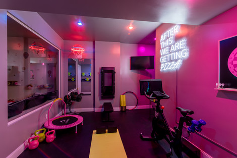 a-glo gym