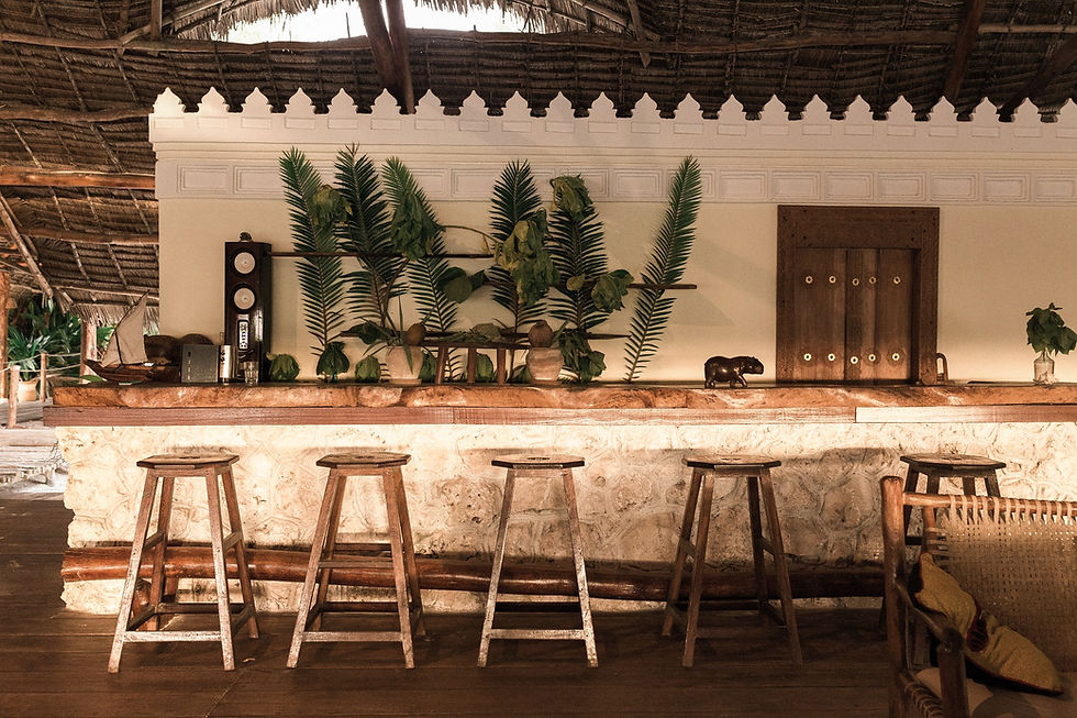 tradewinds-bar-restaurant-2_edited