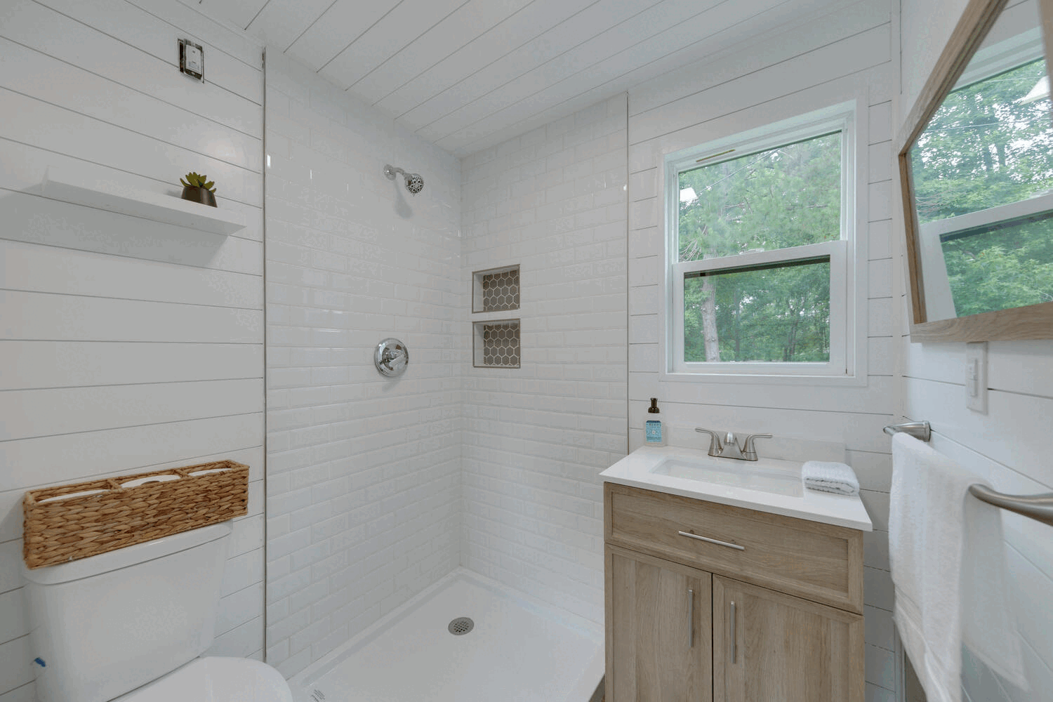 ezgif.com-animated-gif-maker (2).gif