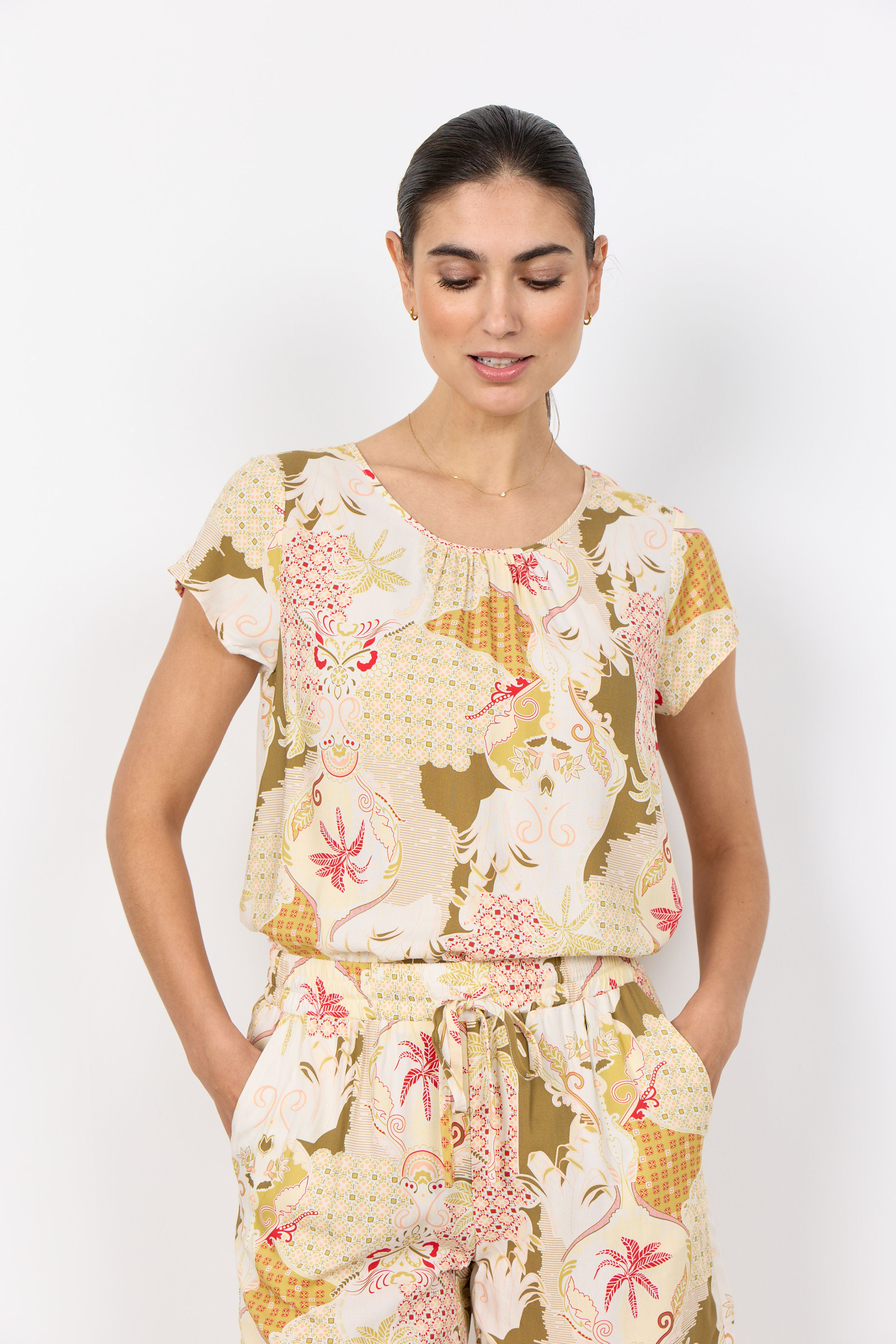 Gele short met abstracte print Soyaconcept