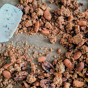 vegan crunchy granola with fair ingredients