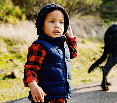 Family picture of toddler in the outdoors