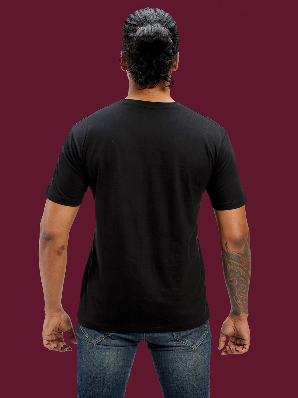 Thumbnail: BEER AND FRIENDS - CAMPUS WEAR T-SHIRT BACK