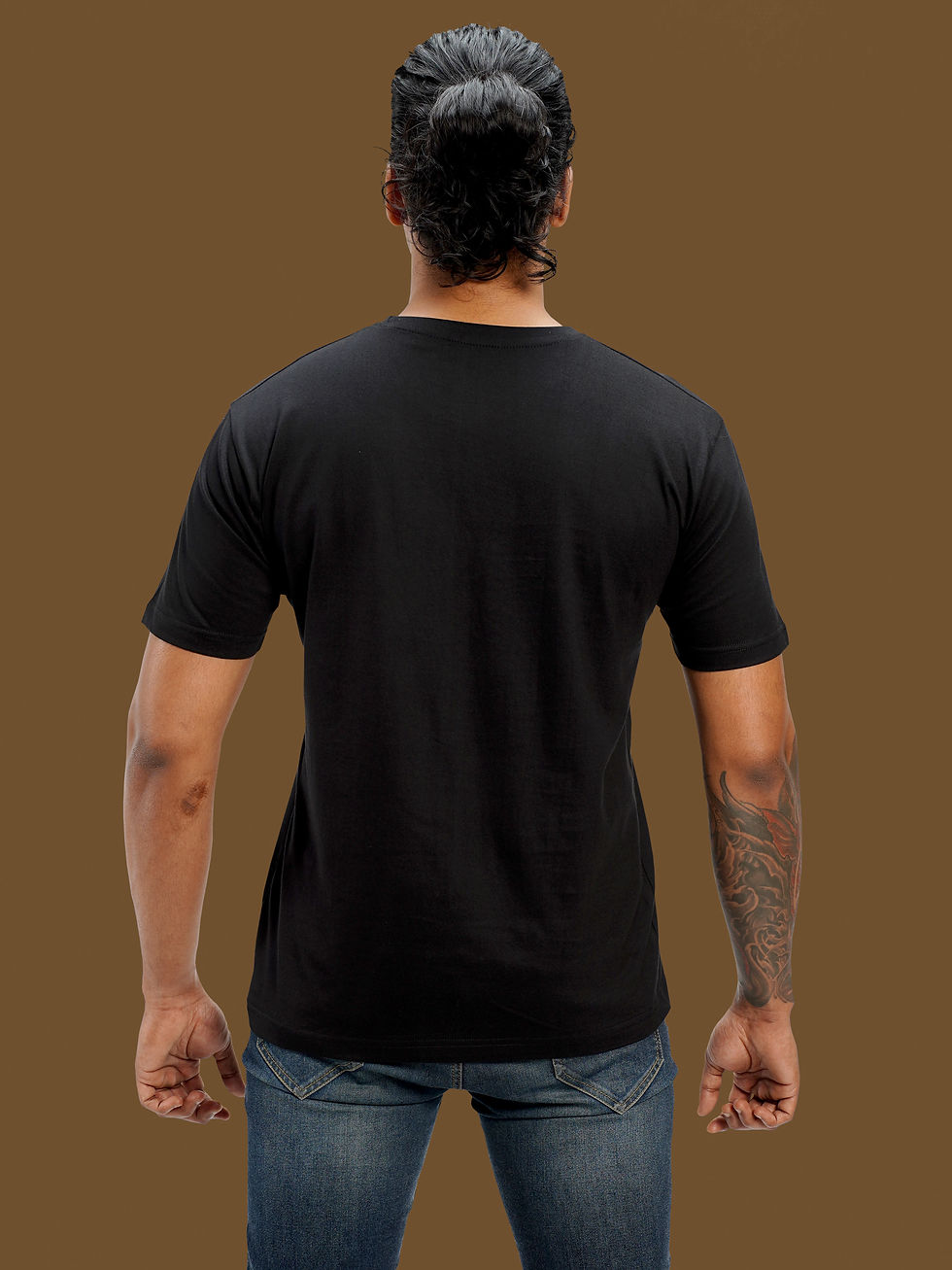 Thumbnail: BEER AND FRIENDS - CAMPUS WEAR T-SHIRT BACK