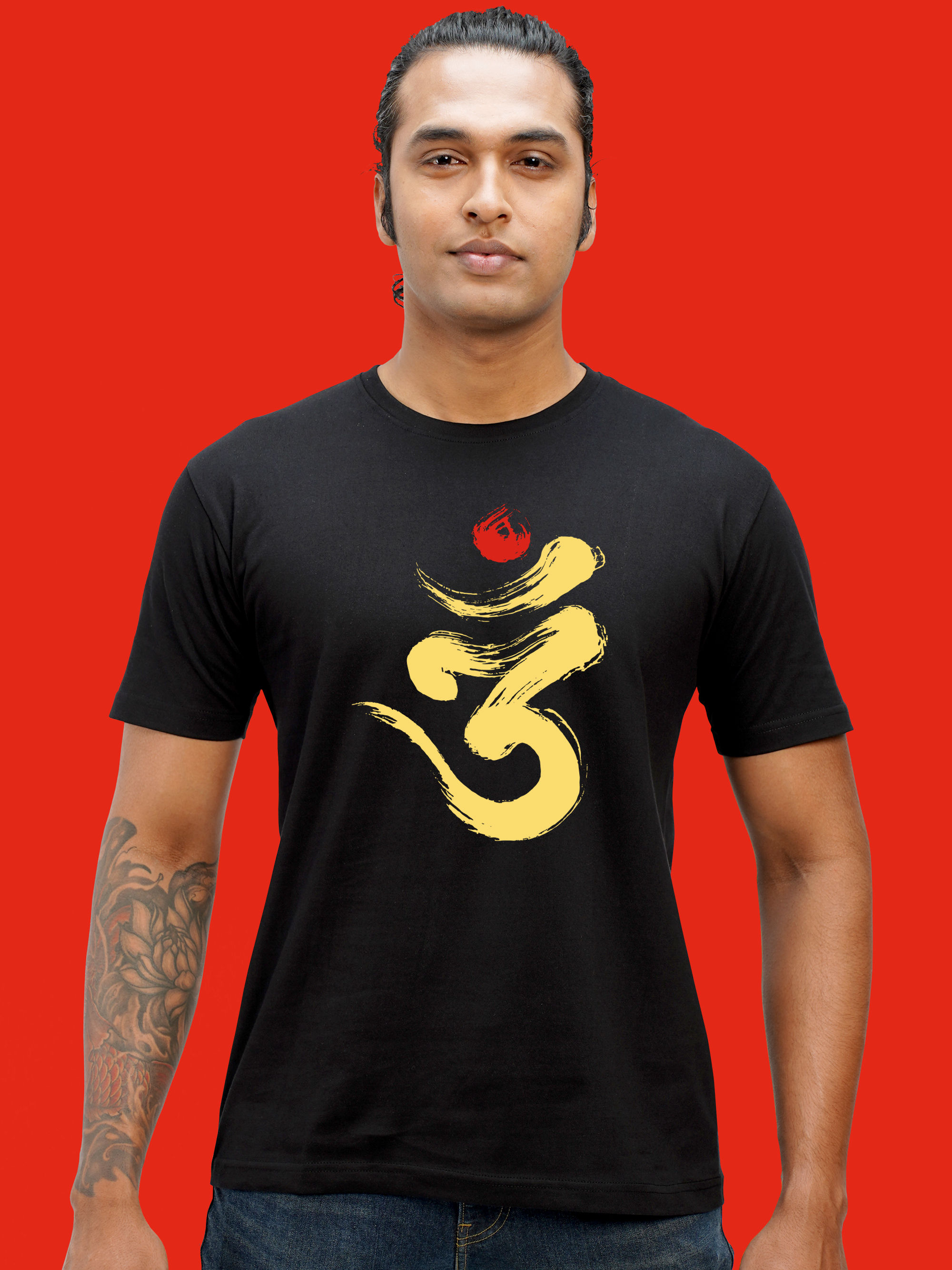 AUM - YOGA & INDIAN SPIRITUALITY T-SHIRT FRONT