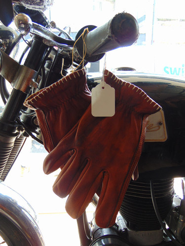 MotoStuka Oak Leather Shanks Gloves Small - Medium | Vagary Custom