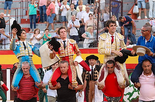 Tarde de triunfo en Villacarrillo: Castella, De Torres y Borja salen a hombros tras cortar un total de siete orejas