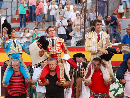 Tarde de triunfo en Villacarrillo: Castella, De Torres y Borja salen a hombros tras cortar un total de siete orejas