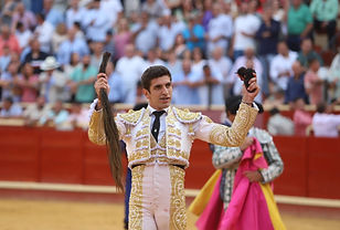 SANLÚCAR| El Melli tres orejas y rabo en la Feria de la Manzanilla