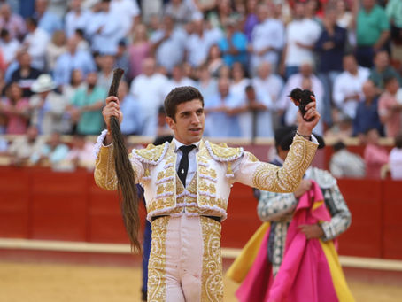 SANLÚCAR| El Melli tres orejas y rabo en la Feria de la Manzanilla