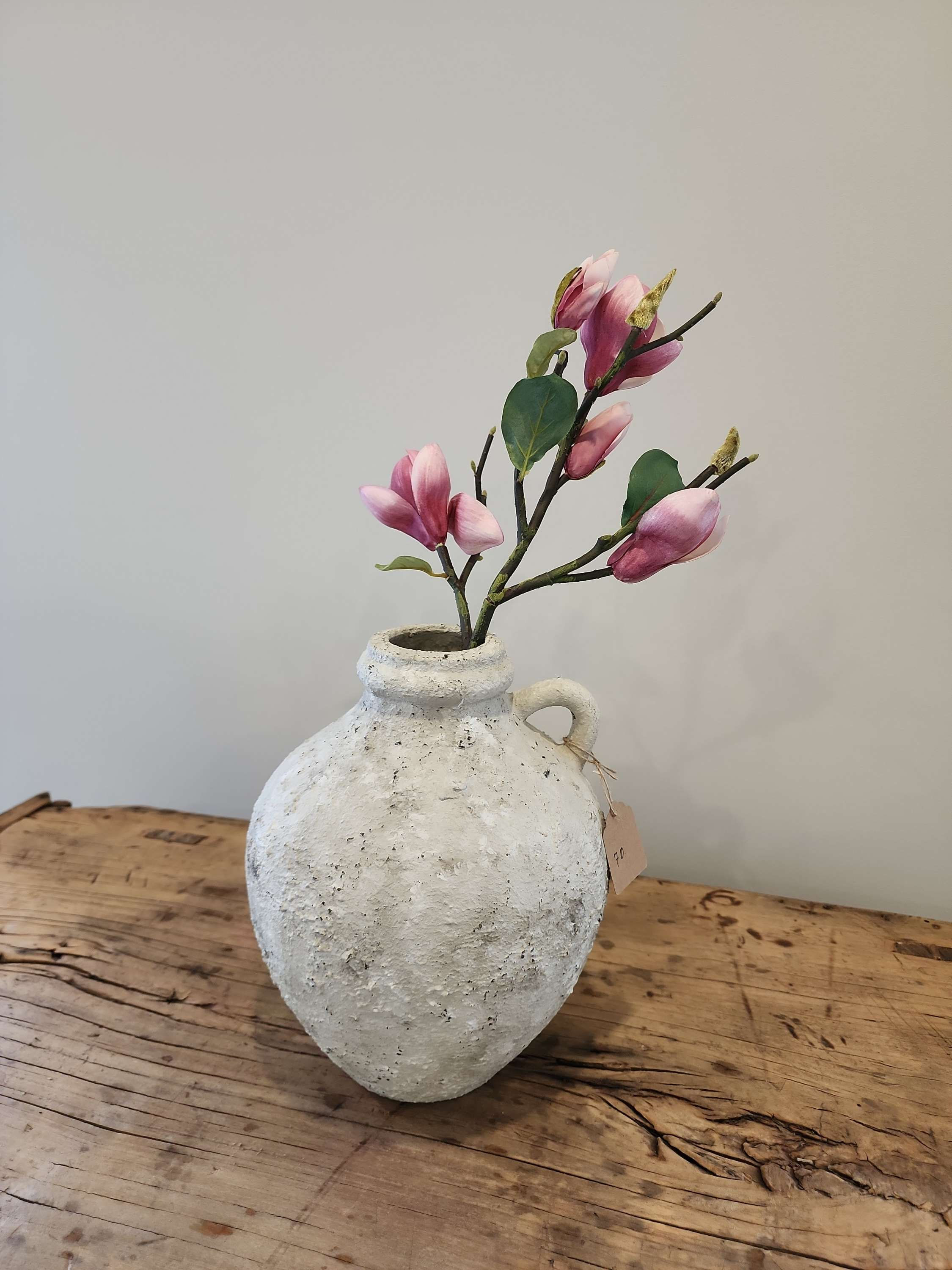 Vase greige texturé avec anse 