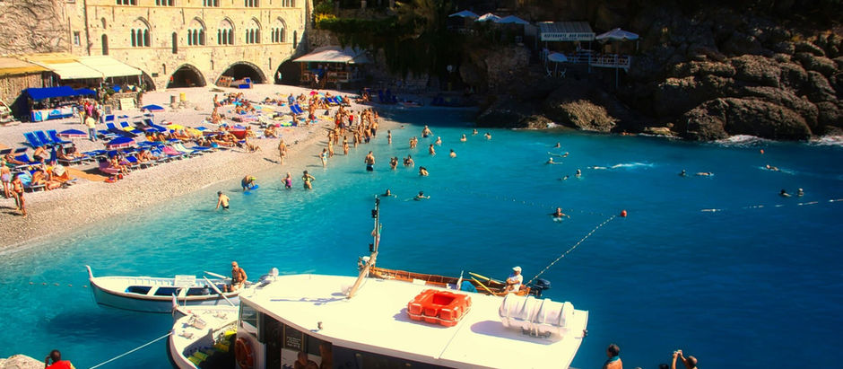 Scopri San Fruttuoso di Camogli: escursione al borgo nascosto tra mare e monti