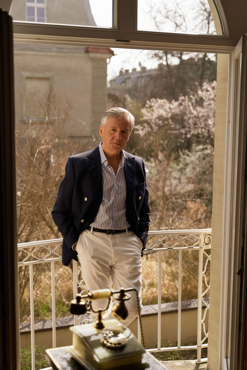 Męska sesja zdjęciowa w studiu