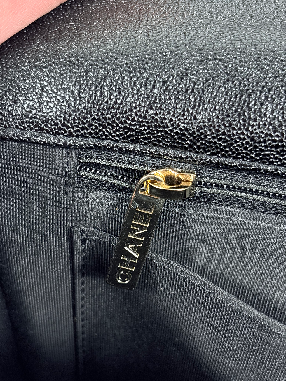Miniatura: Chanel CC Quilted Caviar BiColor Shoulder bag
