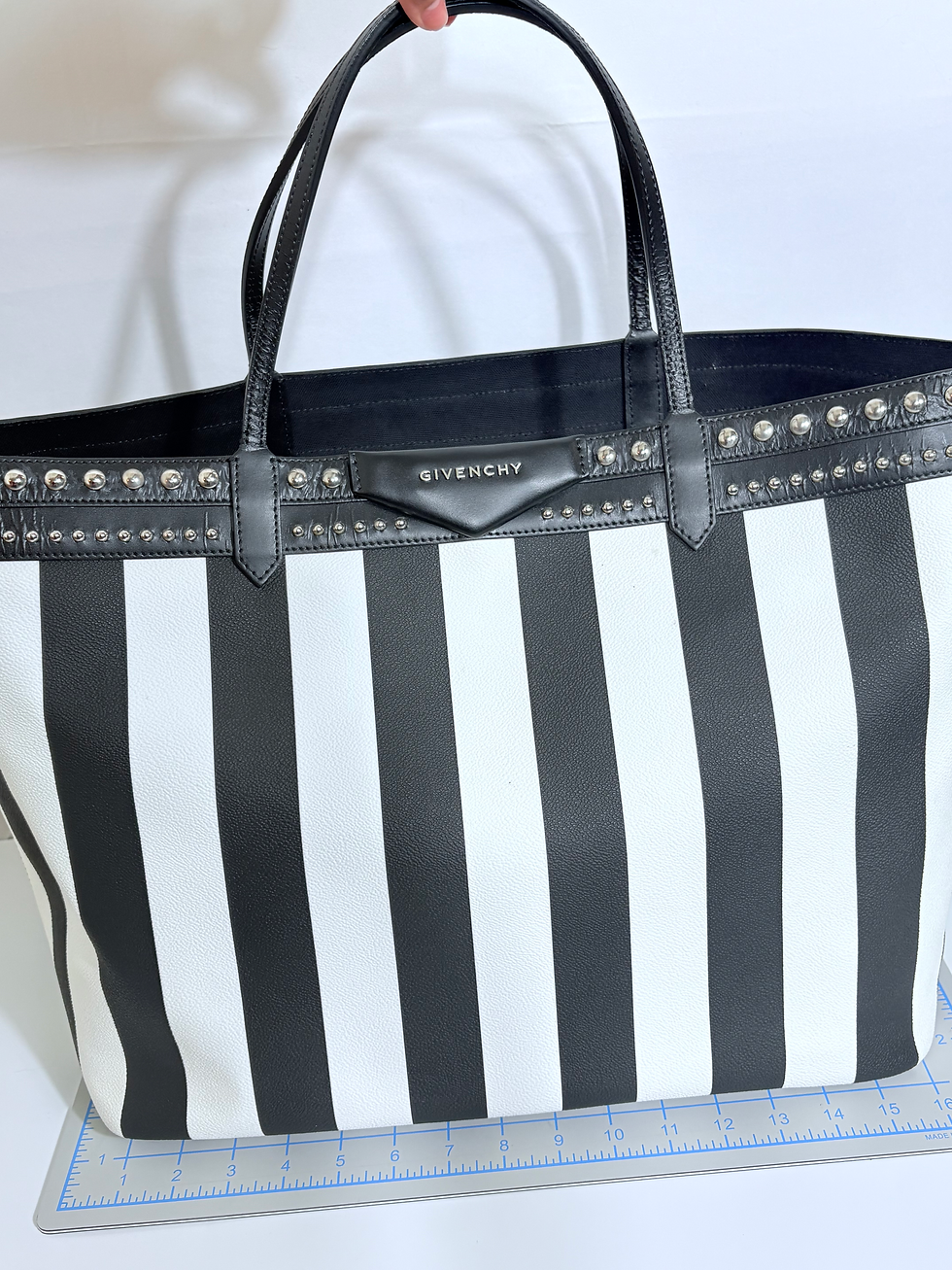 Thumbnail: Givenchy Canvas Striped Large Antigona Tote Black White