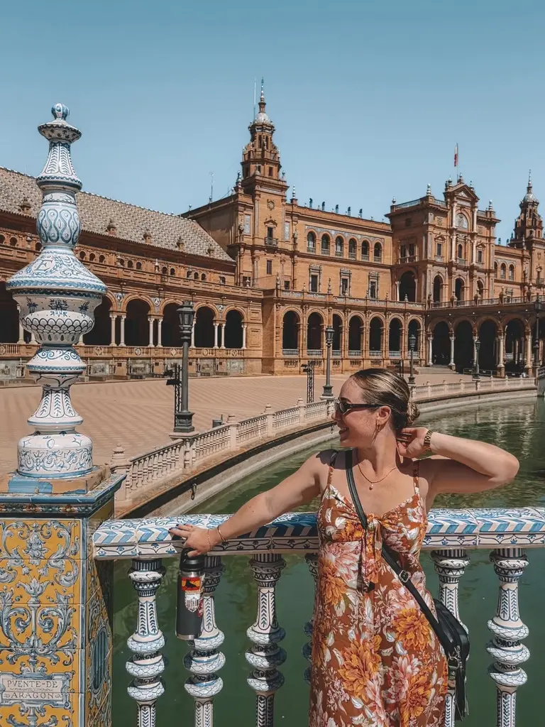 Girl posing in Seville