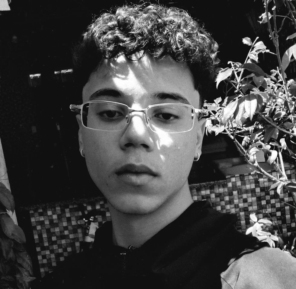 JOVEM MORRE EM ACIDENTE QUE DEIXOU 17 PESSOAS QUE ESTAVAM EM UMA CAMIONETE FERIDAS EM RIO QUENTE