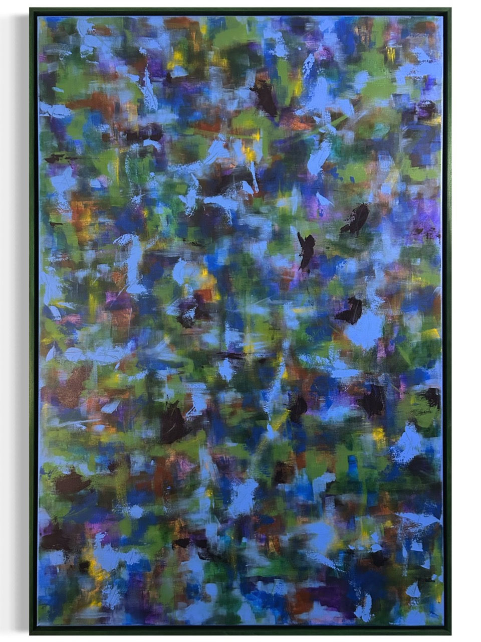 Abstract expressionistisch kunstwerk met blauw, groen, oker, geel en paars door Atelier Wander.