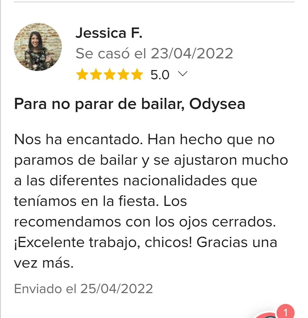 La imagen describe la opinión o comentario de una novia muy feliz por las labores destacadas por el grupo o orquesta musical llamada odysea que día a día destaca su talento en fiestas, eventos, cumpleaños pero sobre todo bodas estilo latinas venezolanas en España y actualmente se encuentran ubicados en la Ciudad de Madrid. SIn duda si estas buscando música para la barra libre de tu boda o cualquier evento. Odysea es tu mejor opción