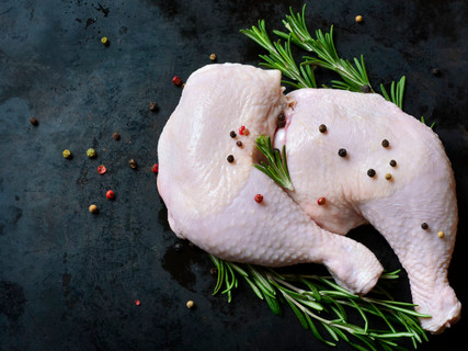 raw-chicken-legs-picture-id502921728.jpe