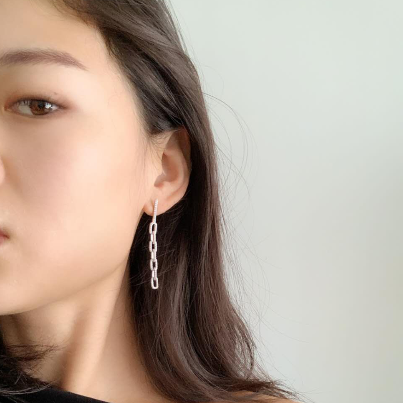 Thumbnail: Chain earrings