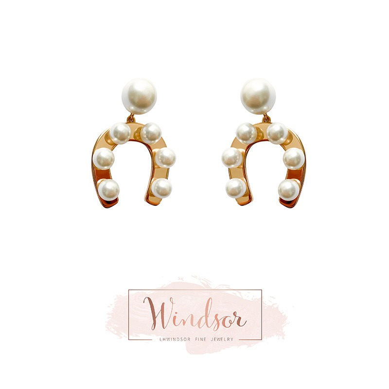 Horseshoe earrings