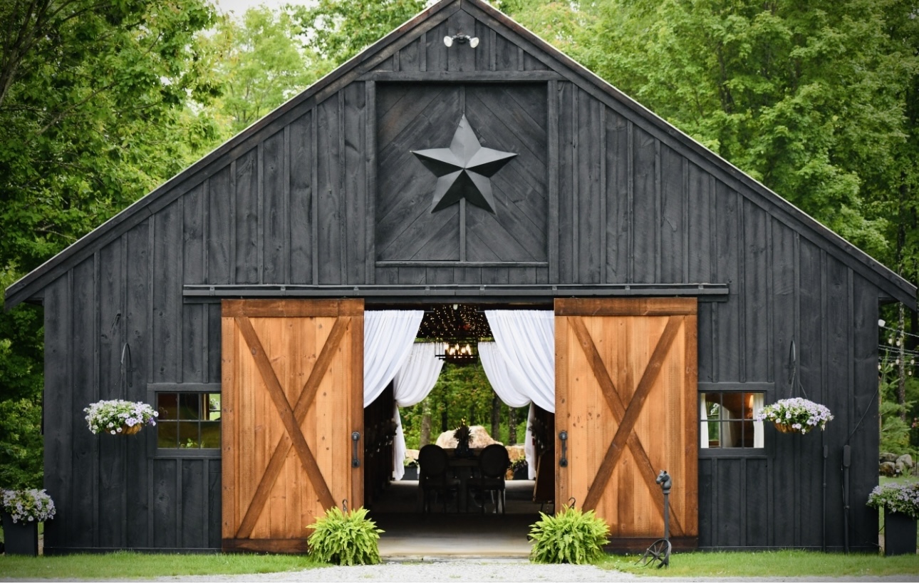 Front of the rustic barn at Mountain View Stables