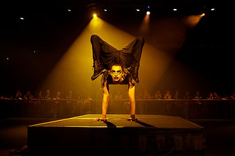 Contortion + Handbalace