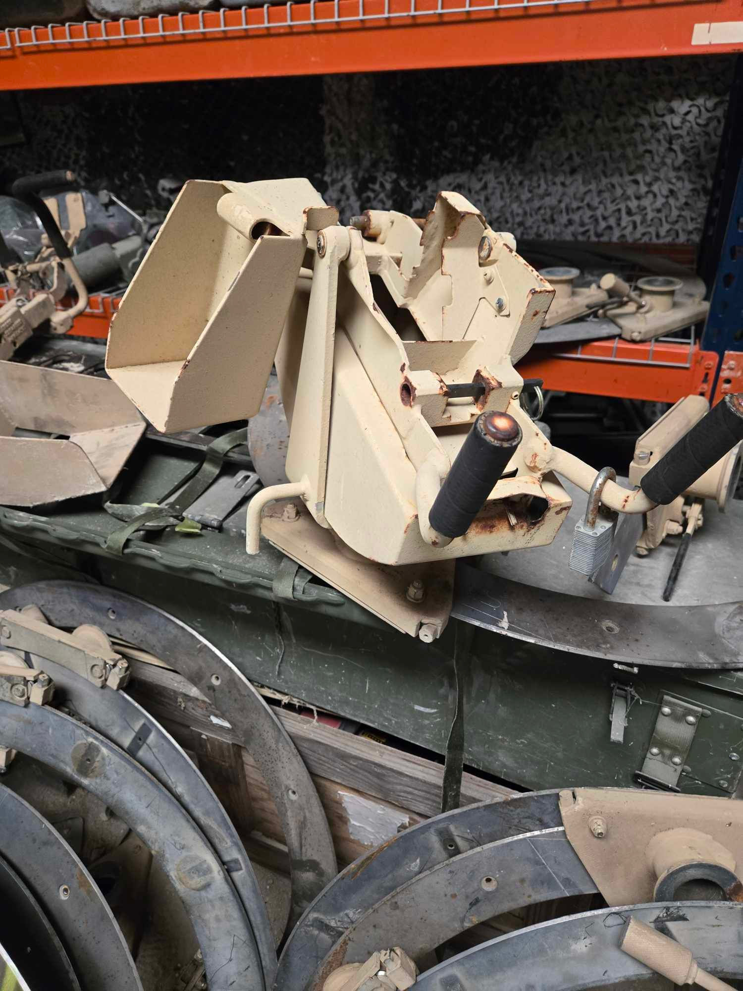 M240 mount for an M1 tank