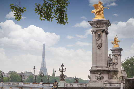 golden-monuments-on-the-bridge-pont-alexander-iii-2024-09-22-11-54-12-utc.jpg