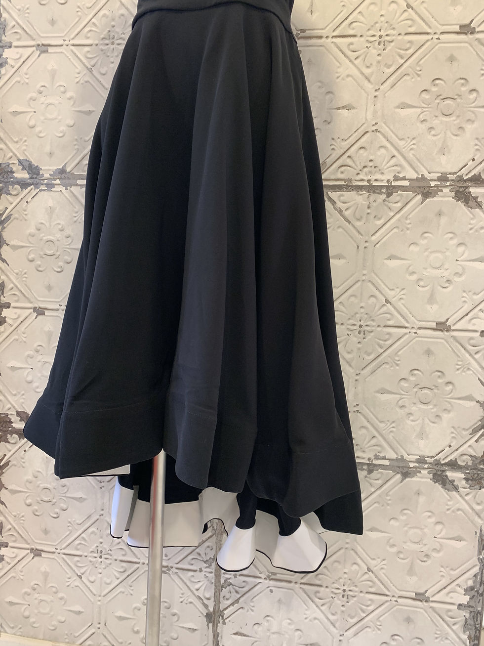 サムネイル： DRESS