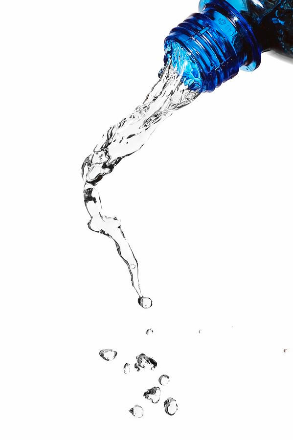 pouring-water-emmeline-watkinsscience-photo-library.jpg