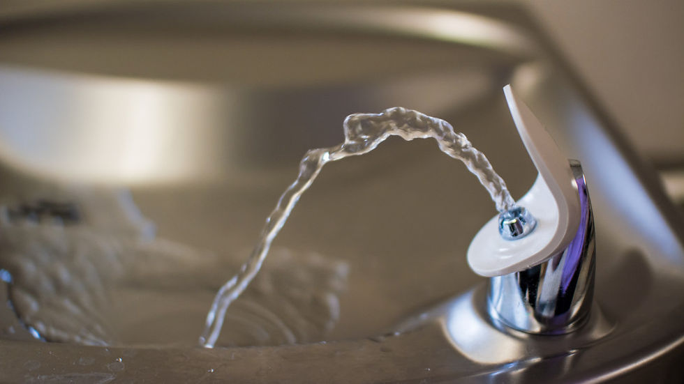 water fountain drinking water