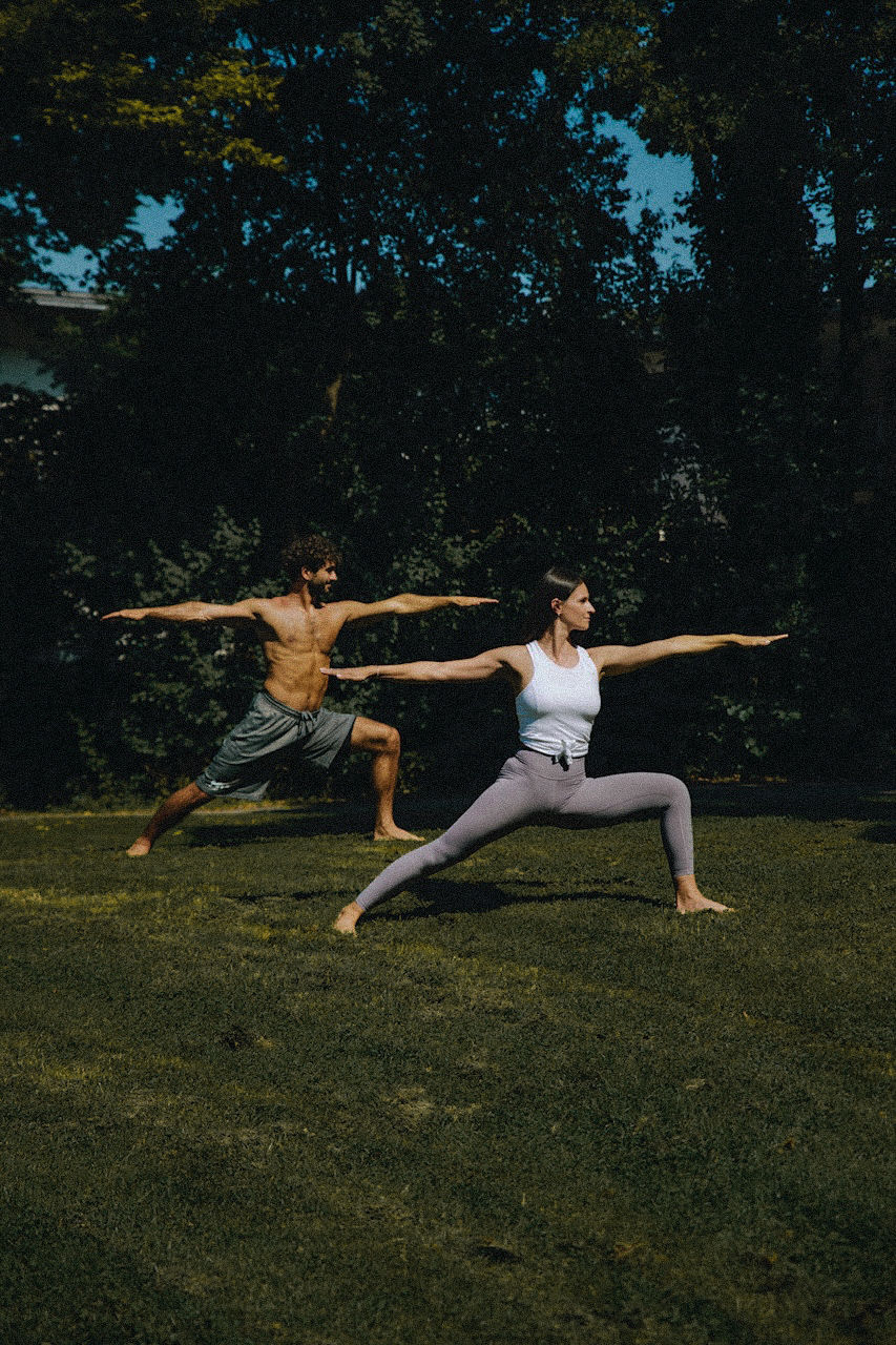 MTMT Yoga mit Bene Weinzierl und Jana Rexha