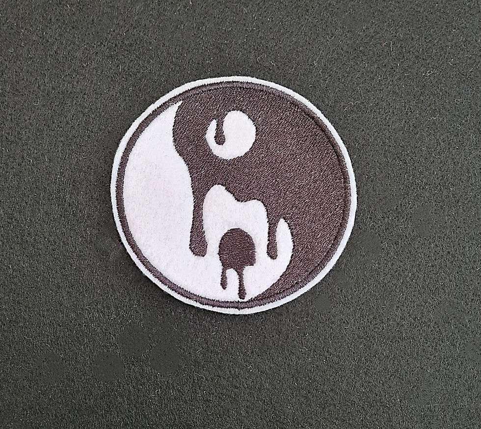 Thumbnail: Ying Yang Dripping Embroidered Patch Badge Iron on Sew on.