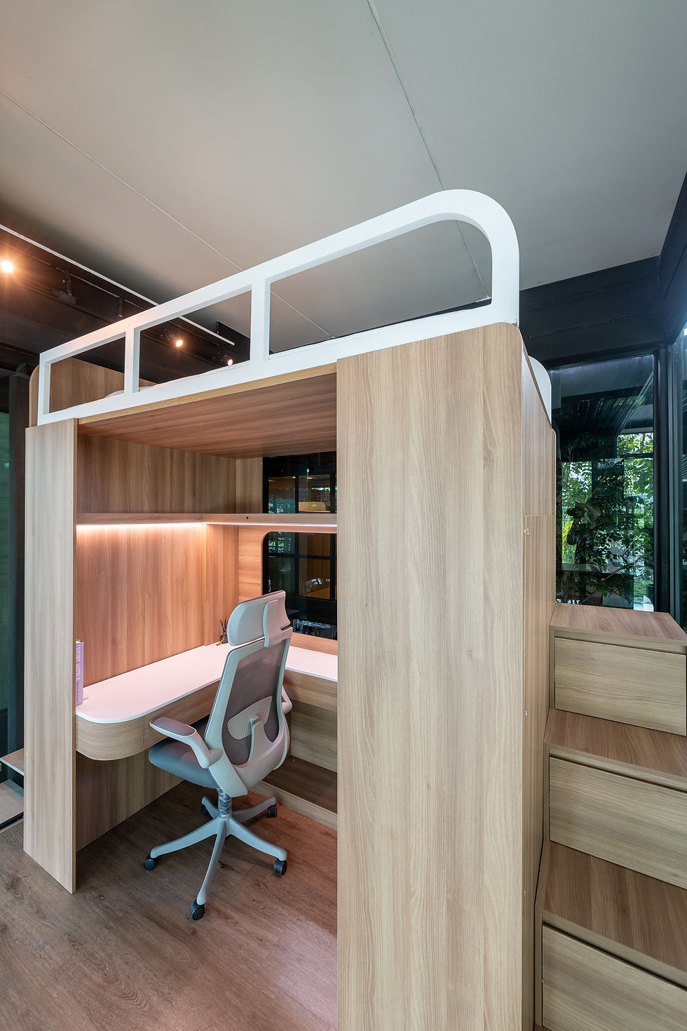 Thumbnail: EB WORK SPACE