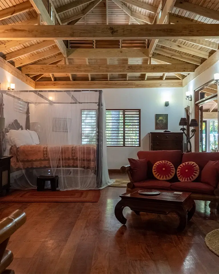 GreatHouse_Room01.webp