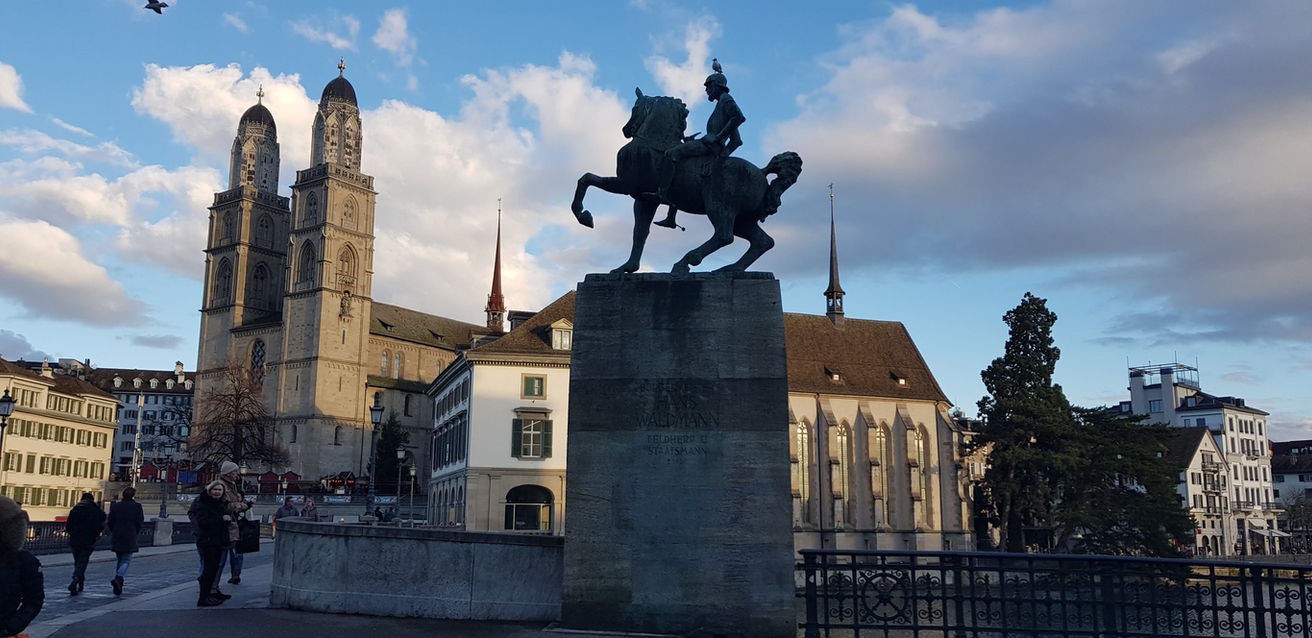 Hans Waldmann Denkmal, Wasserkirche, Grossmünster © Züri City Tours