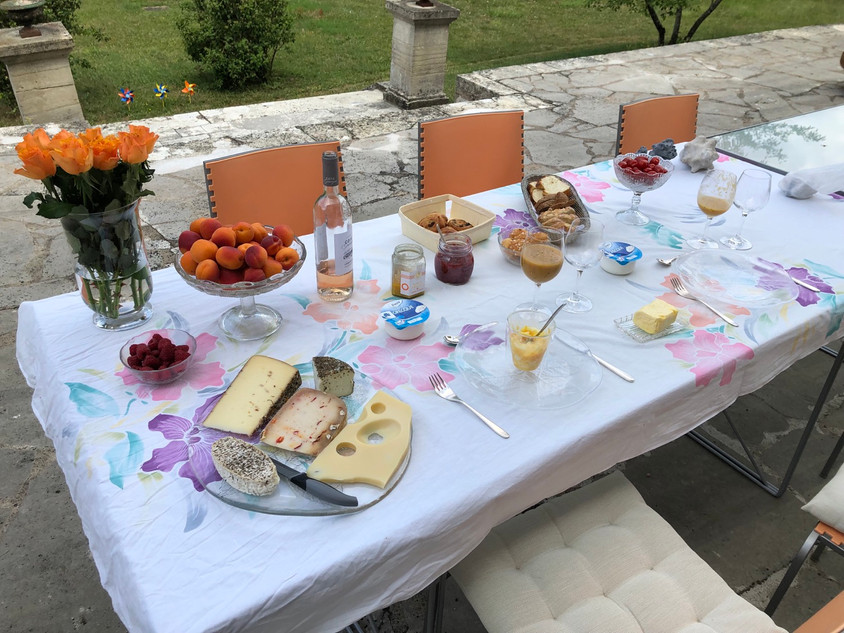 Frühstück auf der Terrasse