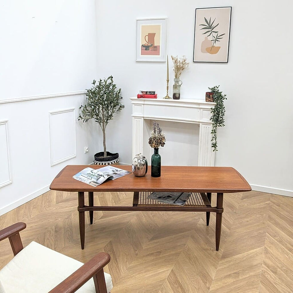 Table basse design par Johannes Andersen (vue de face)