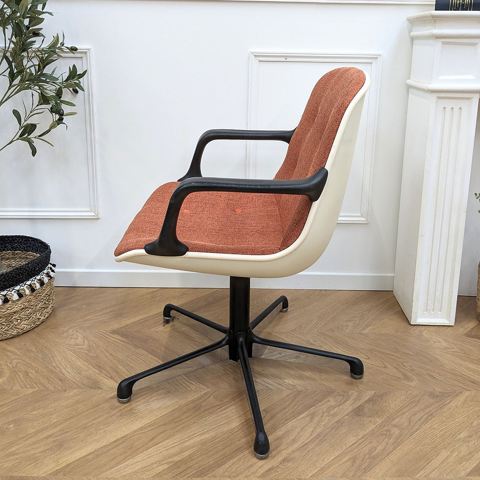 Miniature : Fauteuil design par Charles Pollock