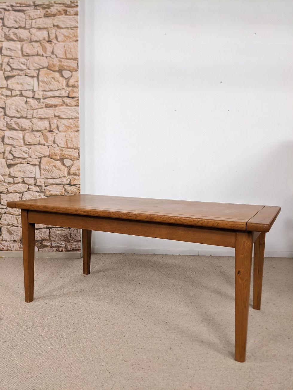 Thumbnail: Table ancienne en bois massif