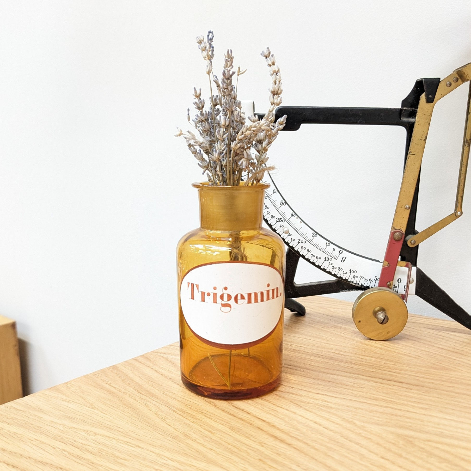 Ancien Flacon d'apothicaire vintage "Trigemin" (vue de face)