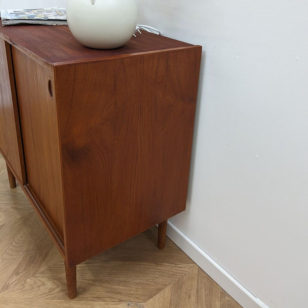 Thumbnail: Buffet Vintage Scandinave en Teck (côté droit)