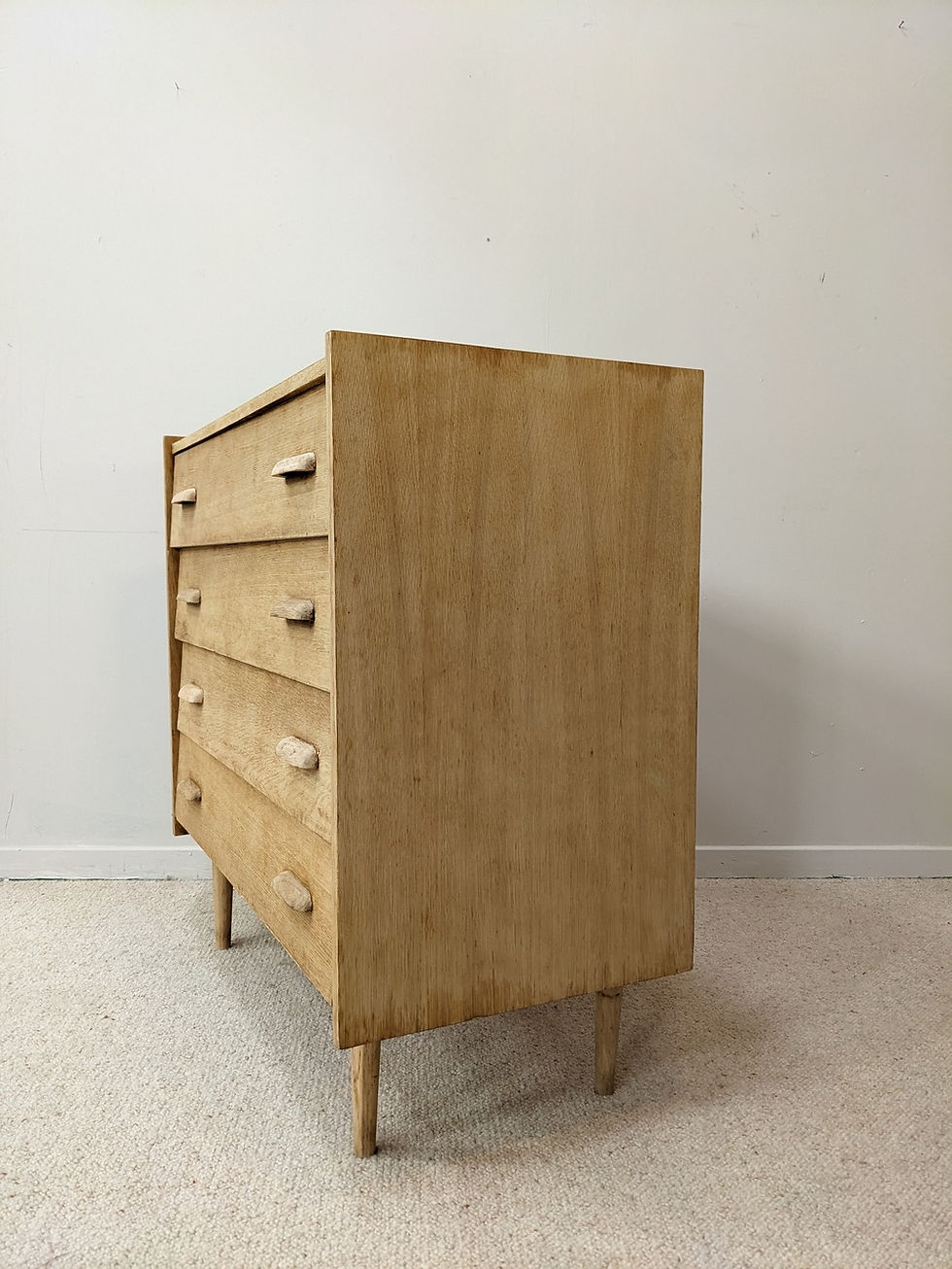 Commode made in France pieds compas