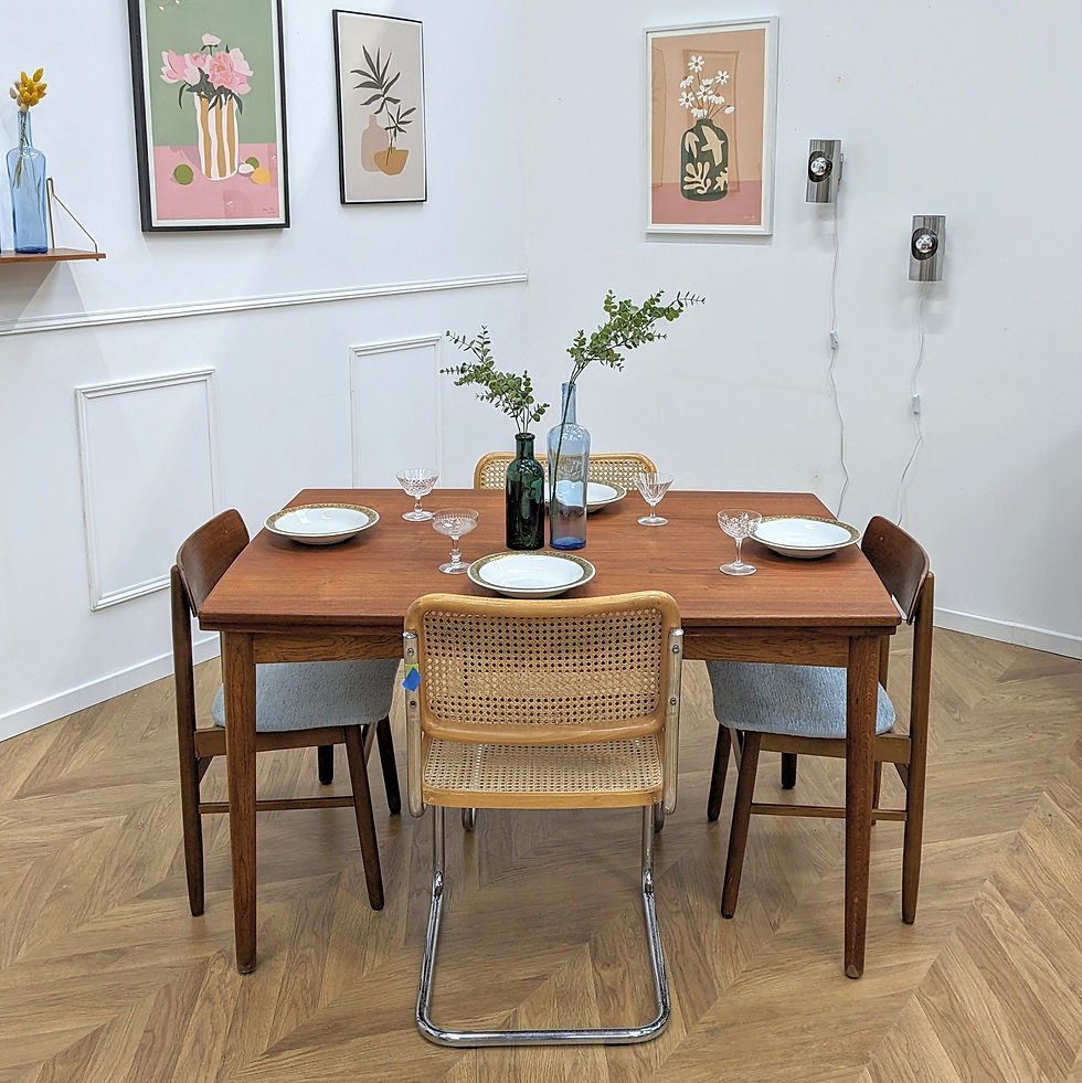 Ancienne table modulable Scandinave (vue de face)