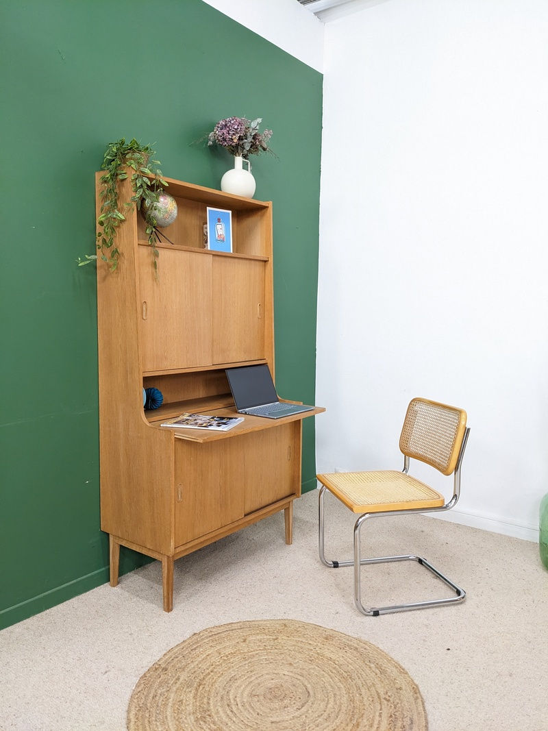 Miniature : bibliothèque et meuble vintage mid-century en bois