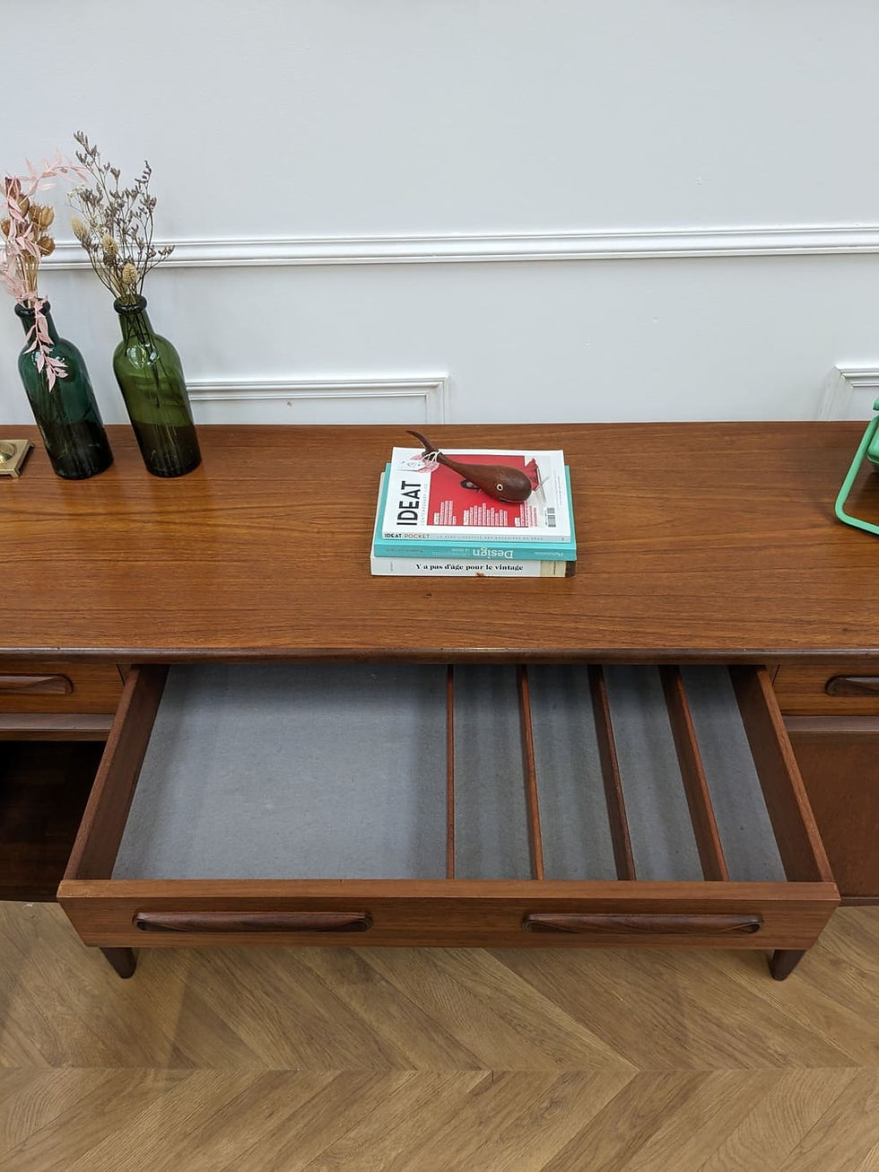 Thumbnail: Enfilade anglaise style Scandinave G-Plan  (tiroir central ouvert)