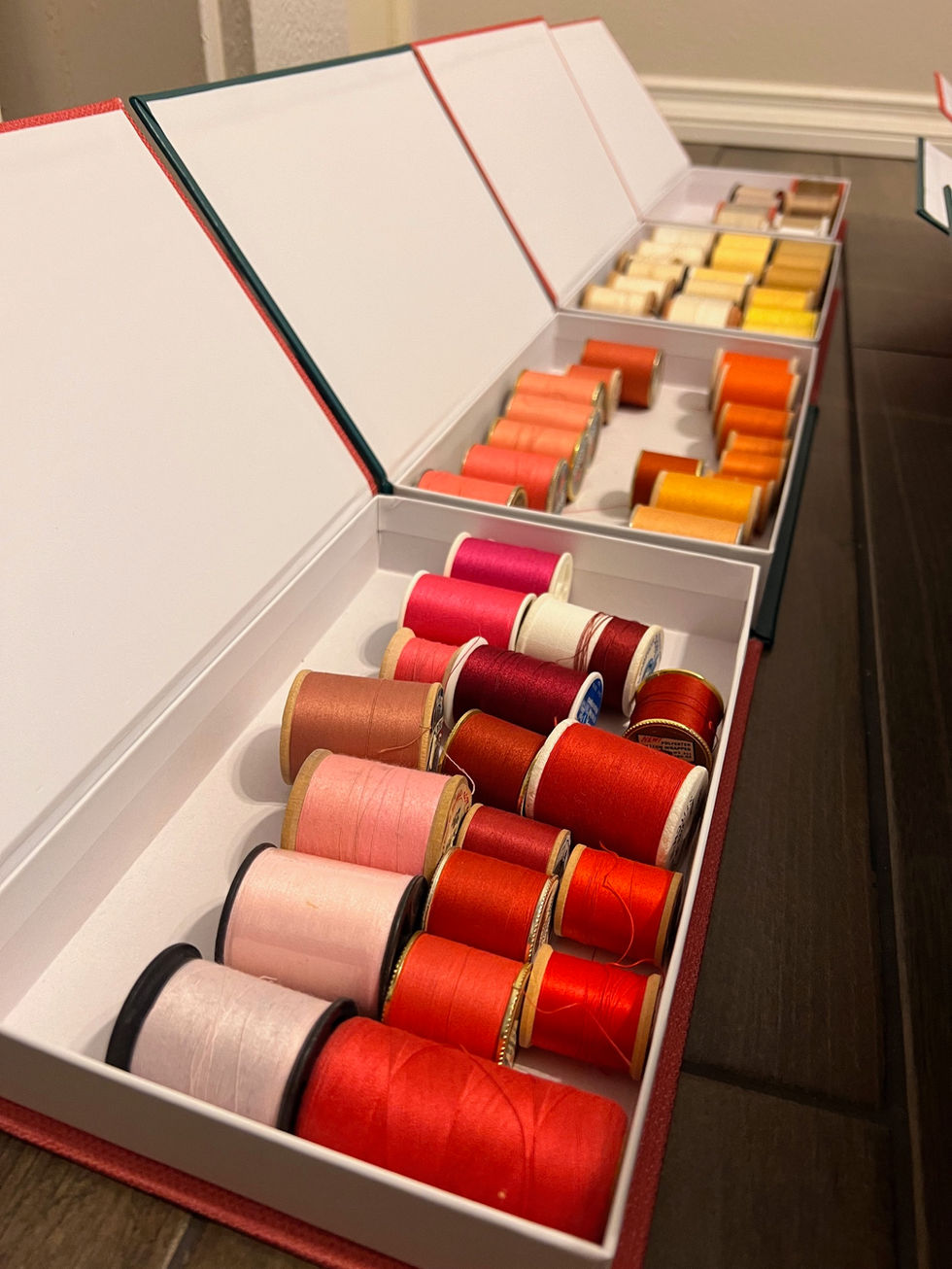 After/ Organized thread in rainbow color order